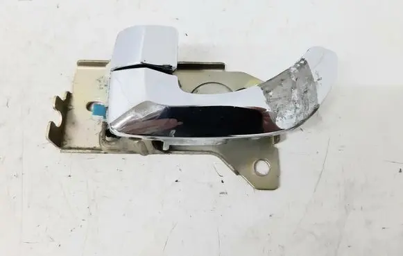 KIA Sorento Front door interior handle