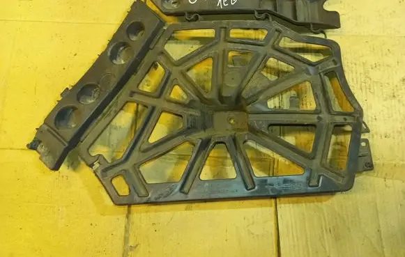 Renault Scenic III - Grand scenic III Rear bumper mounting bracket 850450008r