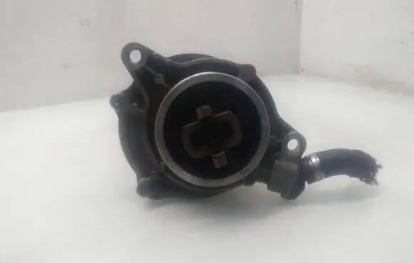 BMW 5 E60 E61 Vacuum pump