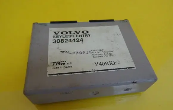 Volvo S40, V40 Door central lock control unit/module 30824424