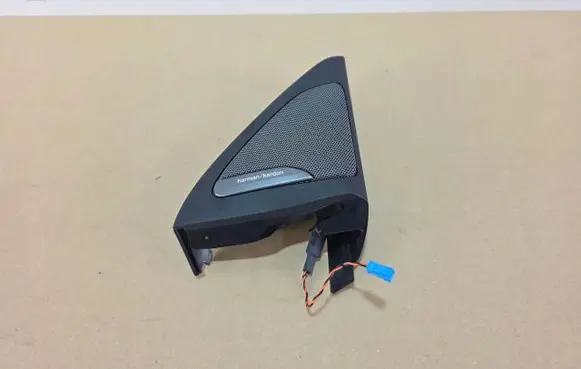 BMW X6 G06 Parcel shelf speaker 