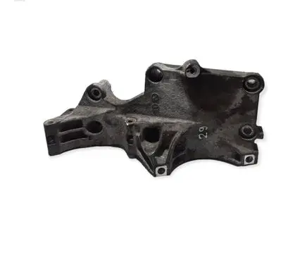 Volkswagen Touran I Engine mounting bracket 03g903113