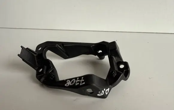Toyota RAV 4 (XA50) Fog light bracket 8148142060
