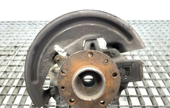 Renault Megane III Front wheel hub spindle knuckle 