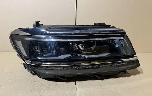 Volkswagen Tiguan Headlight/headlamp 5NC941082A