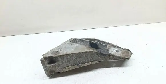 BMW X5 E70 Engine mounting bracket 6772680