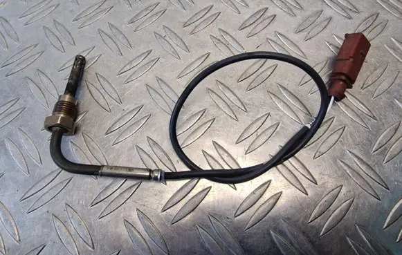 Skoda Octavia Mk2 (1Z) Exhaust gas temperature sensor 03G906088K