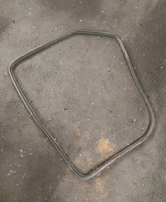 BMW 7 E32 Trunk rubber seal (body) 