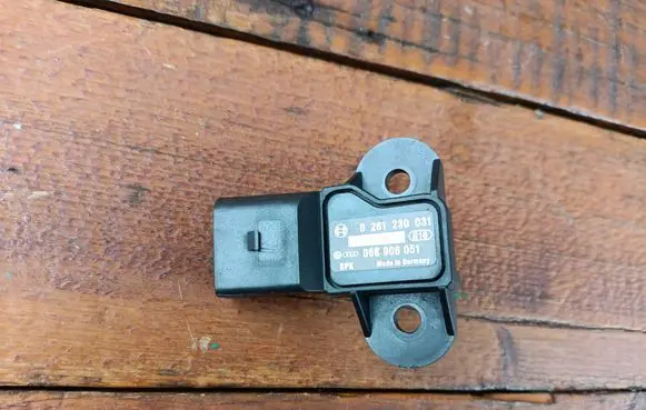Skoda Fabia Mk2 (5J) Air pressure sensor 06B906051