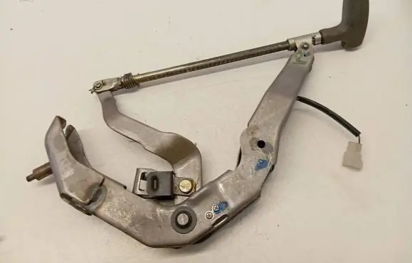 Handbrake/parking brake lever assembly