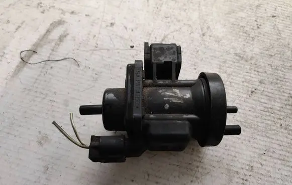 Mercedes-Benz Sprinter W901 W902 W903 W904 Turbo solenoid valve A0005450427