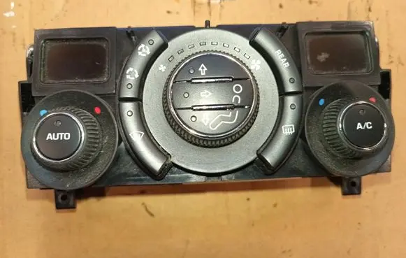 Peugeot 5008 Climate control unit 96839635XT