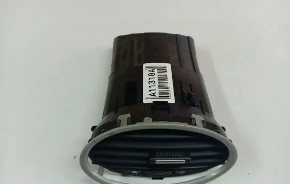 Ford Focus Dash center air vent grill 4M51A014L21AD
