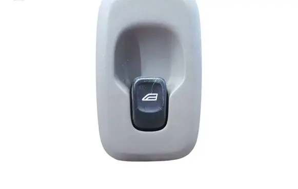 Volvo XC70 Electric window control switch 30658696 03120700 5586N3RUA