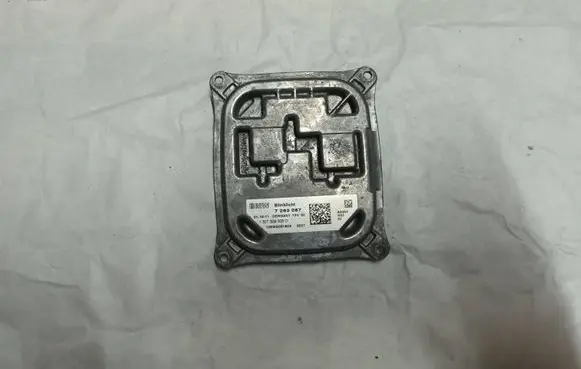 BMW 3 E92 E93 Headlight ballast module Xenon 7203087 130732930301