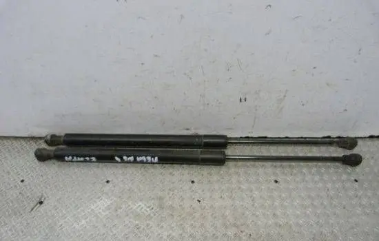 Renault Clio IV Shock absorber/damper mounting bracket 84408661R