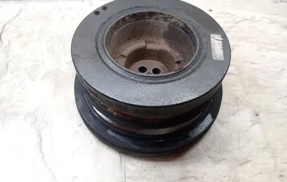 BMW 5 E39 Crankshaft pulley 2247890 11232247890