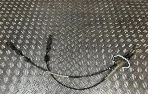 Gear shift cable linkage