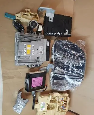 Hyundai i30 Engine ECU kit and lock set 39199-2U000