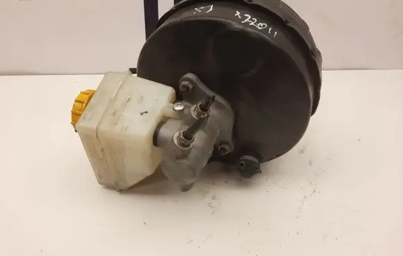 Jaguar XJ X351 Brake booster AW932B195BD
