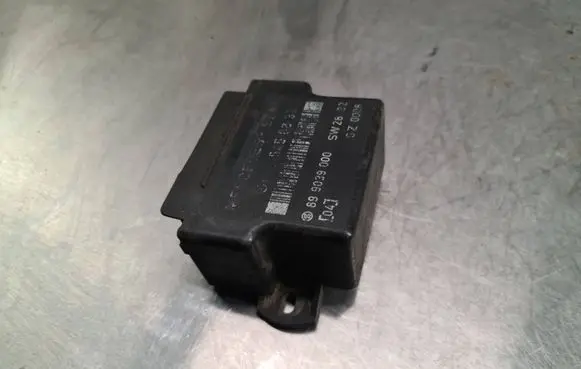 Mercedes-Benz C W203 Glow plug pre-heat relay 899039000 0125458832