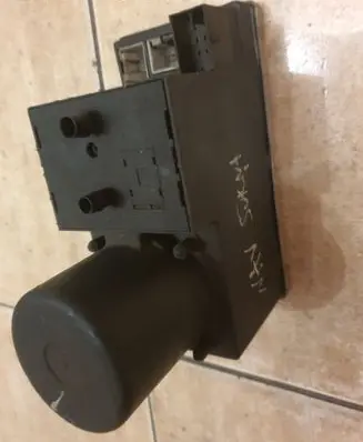 Audi A6 S6 C4 4A Central locking vacuum pump 8L0862257L