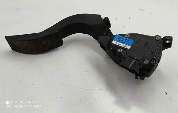 Audi A4 S4 B7 8E 8H Accelerator throttle pedal 8E1723523