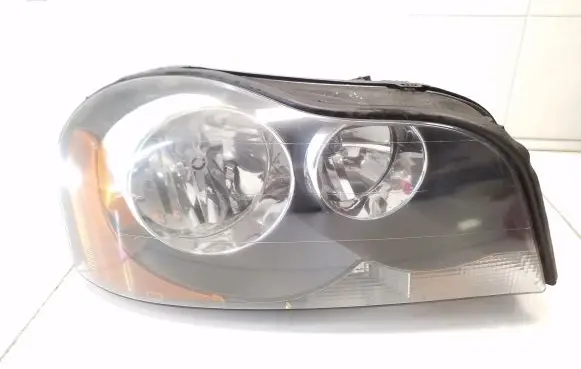 Volvo XC90 Headlight/headlamp 31111189