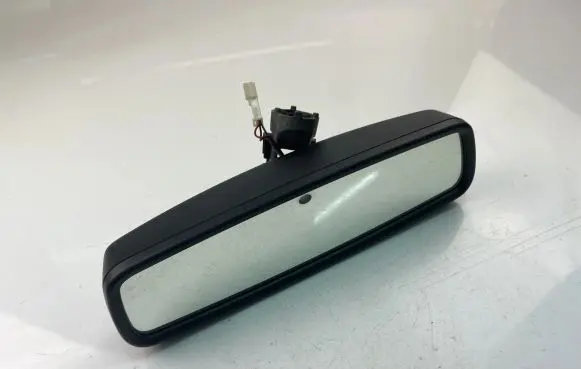 Rear view mirror (interior)