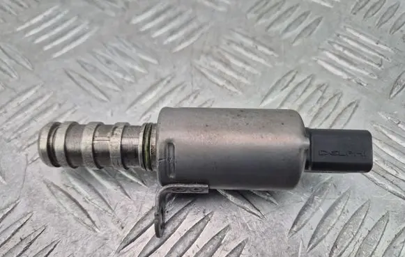 BMW 1 F20 F21 Camshaft vanos timing valve V8610388