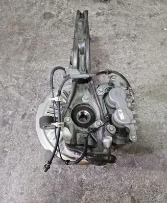 Jeep Grand Cherokee WL Front wheel hub spindle knuckle 68483786AC