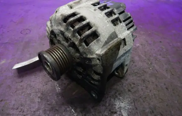 Volvo S40, V40 Generator/alternator 8200162474