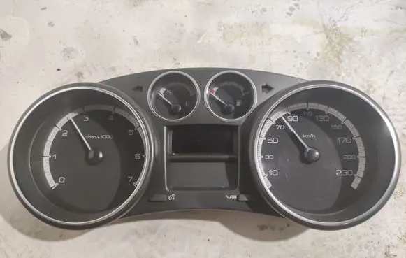 Peugeot 308 Speedometer (instrument cluster) 503001550114 9665107380