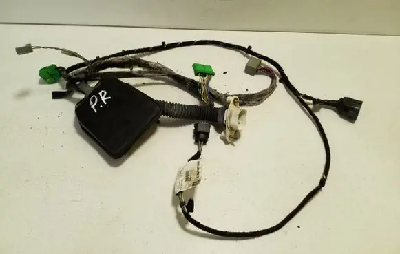 Volvo S60 Front door wiring loom 8690291