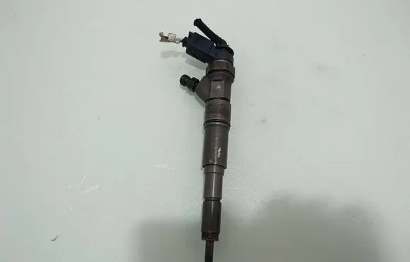 BMW X5 E70 Fuel injector 0445110131