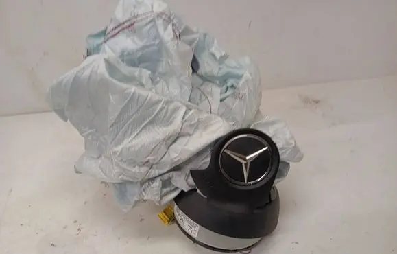 Mercedes-Benz GLC C253 Steering wheel airbag A0008605201 0589P1000212