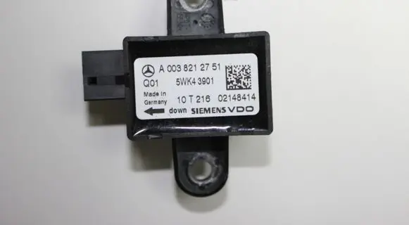 Mercedes-Benz R W251 Airbag deployment crash/impact sensor A0038212751