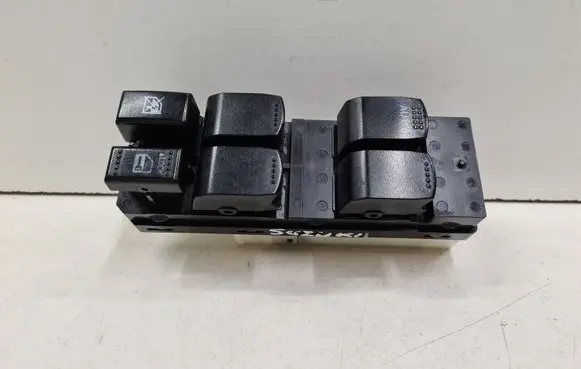 Suzuki SX4 Electric window control switch 64J201718T
