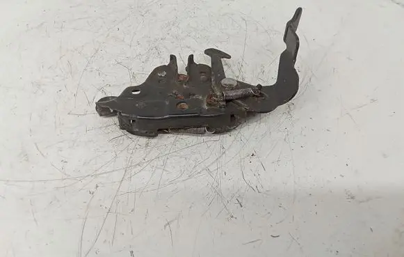 Nissan Qashqai Engine bonnet/hood lock/catch