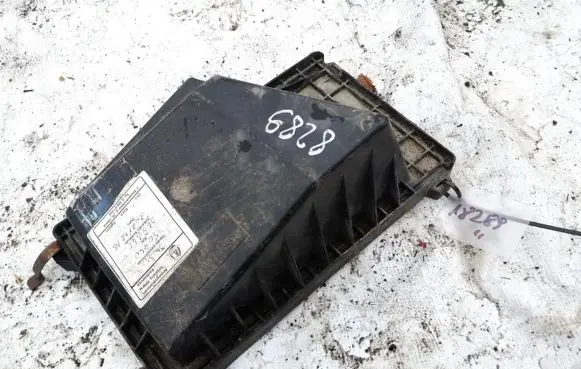 Nissan Almera Tino Air filter box