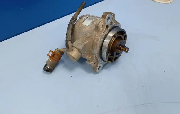 Mazda Premacy Vacuum pump A40502