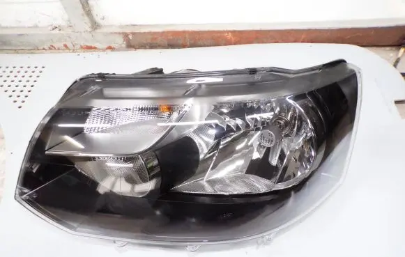 Volkswagen Transporter - Caravelle T5 Headlight/headlamp 7E1941015R