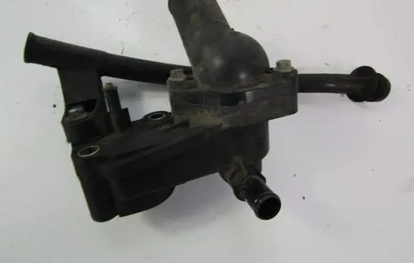 Ford Focus C-MAX Thermostat housing 