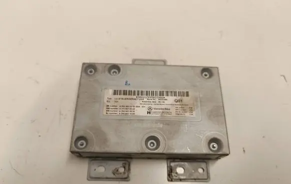 Mercedes-Benz CLS C219 Head unit multimedia control A2049000300 A1718270345 A2049020900