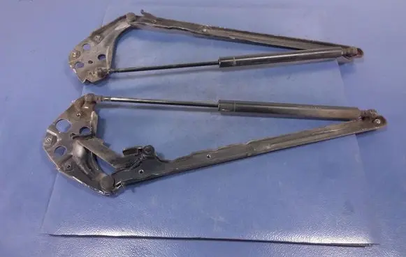 Mercedes-Benz E W210 Engine bonnet/hood hinges