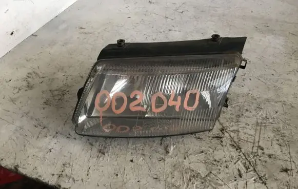 Volkswagen PASSAT B5 Headlight/headlamp