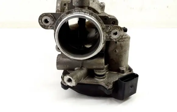 Skoda Octavia Mk3 (5E) Throttle valve 04L128063T 04L128059T