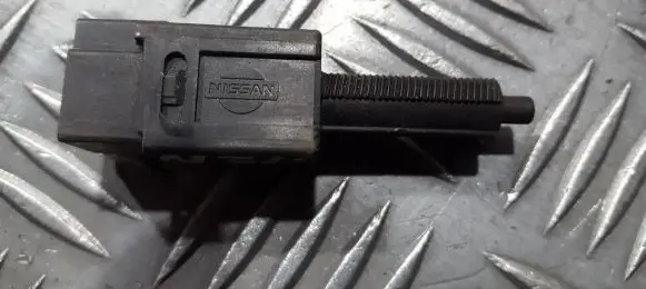 Brake pedal sensor switch
