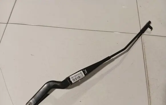 Ford Focus C-MAX Front wiper blade arm 3M5117526AA