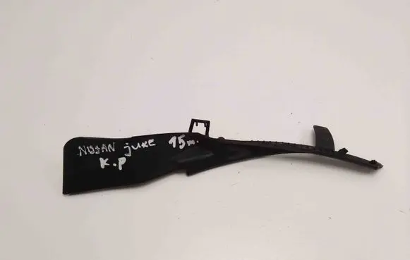 Fender trim (molding)